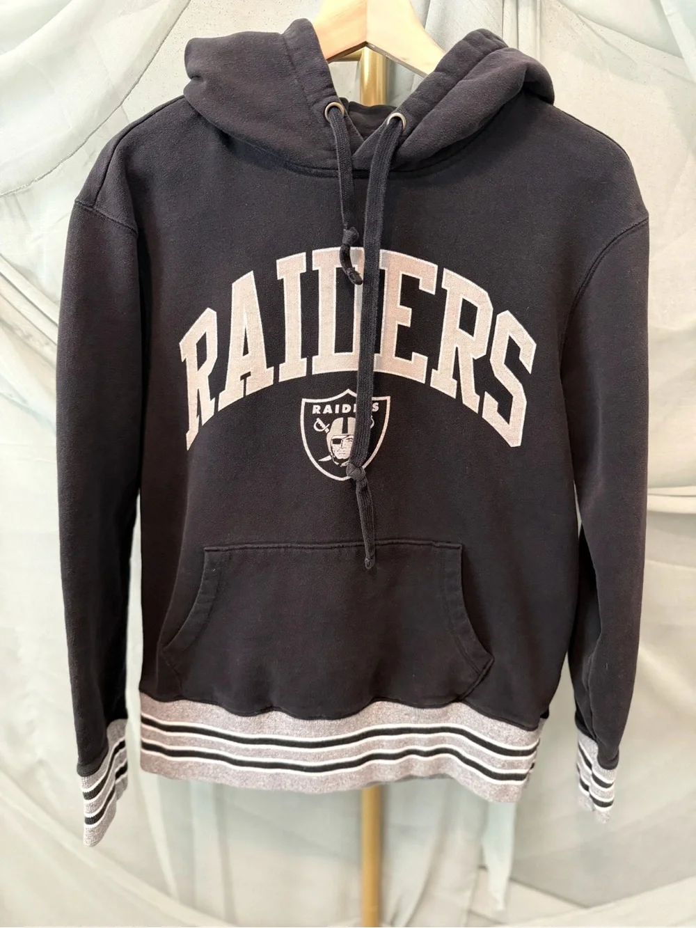 Tailgate 'Raiders' Pullover Hoodie with Grey Stripe Trim